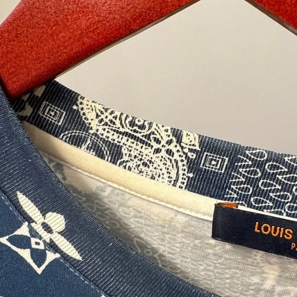 Louis Vuitton Navy and White Patterned Tee - Picture 9 of 12